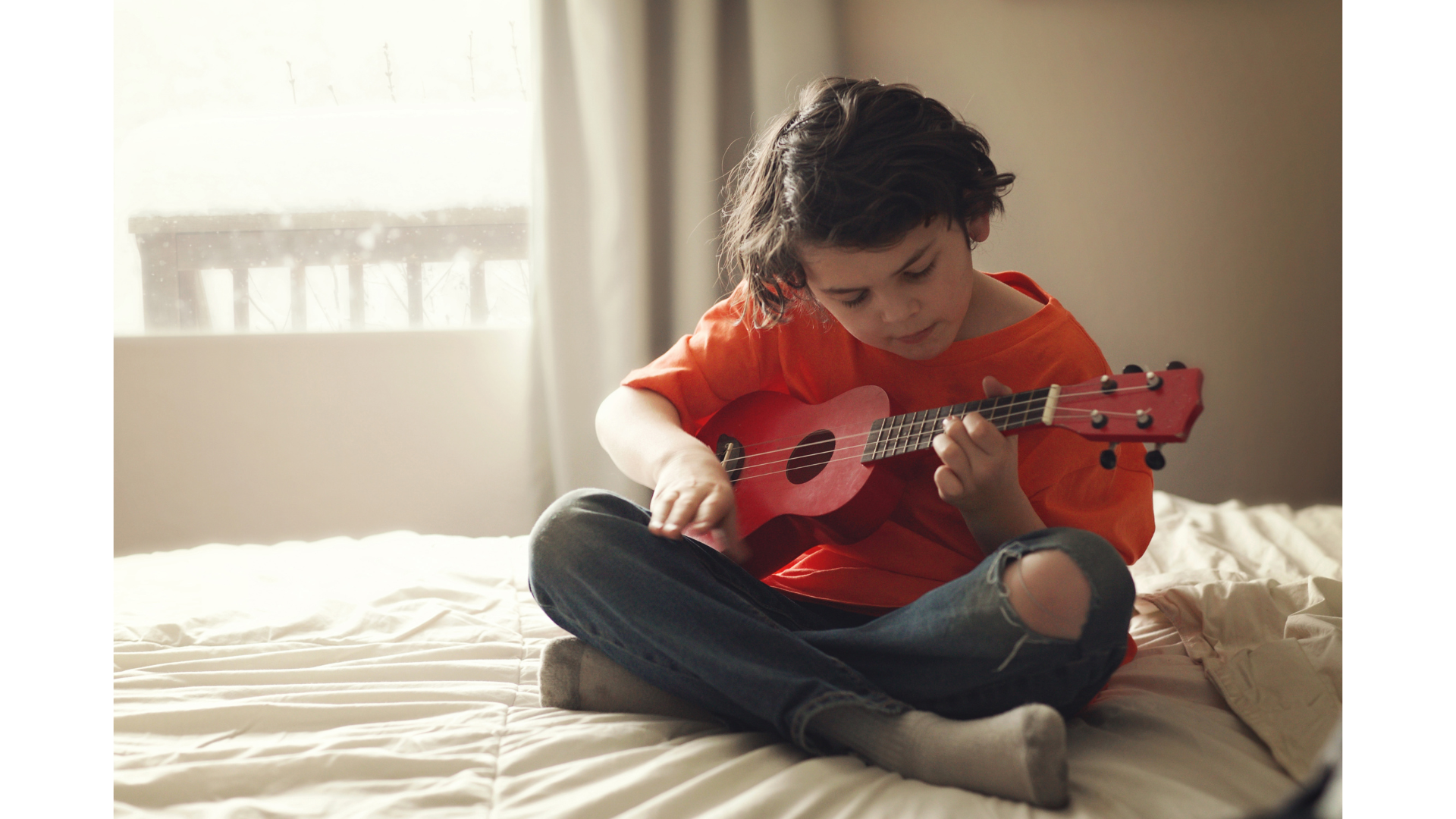 chłopiec i ukulele