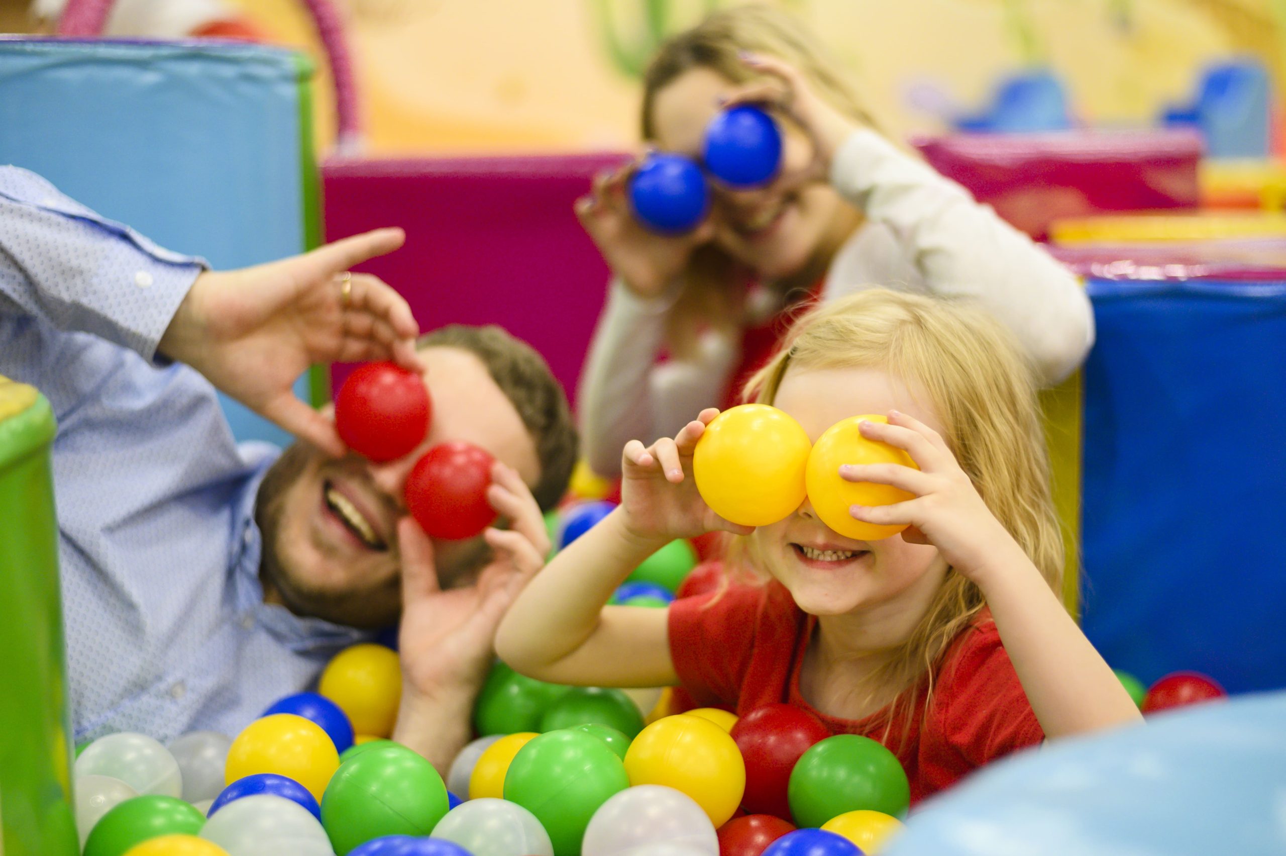 Dzień Dziecka w Poznaniu? Sprawdzamy ceny w bawialniach dla dzieci i parkach trampolin! 