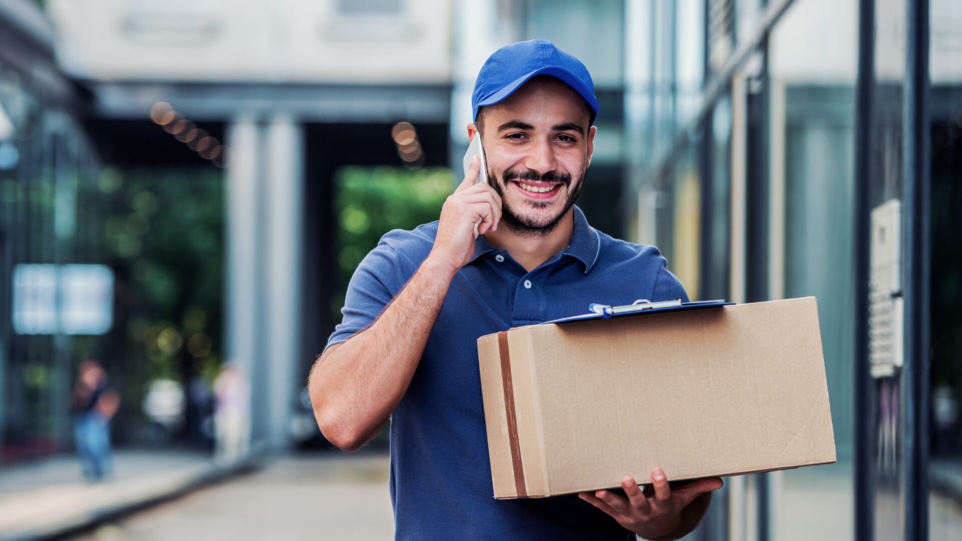 FedEx wchodzi do Żabki. 12 tys. sklepów z nową usługą