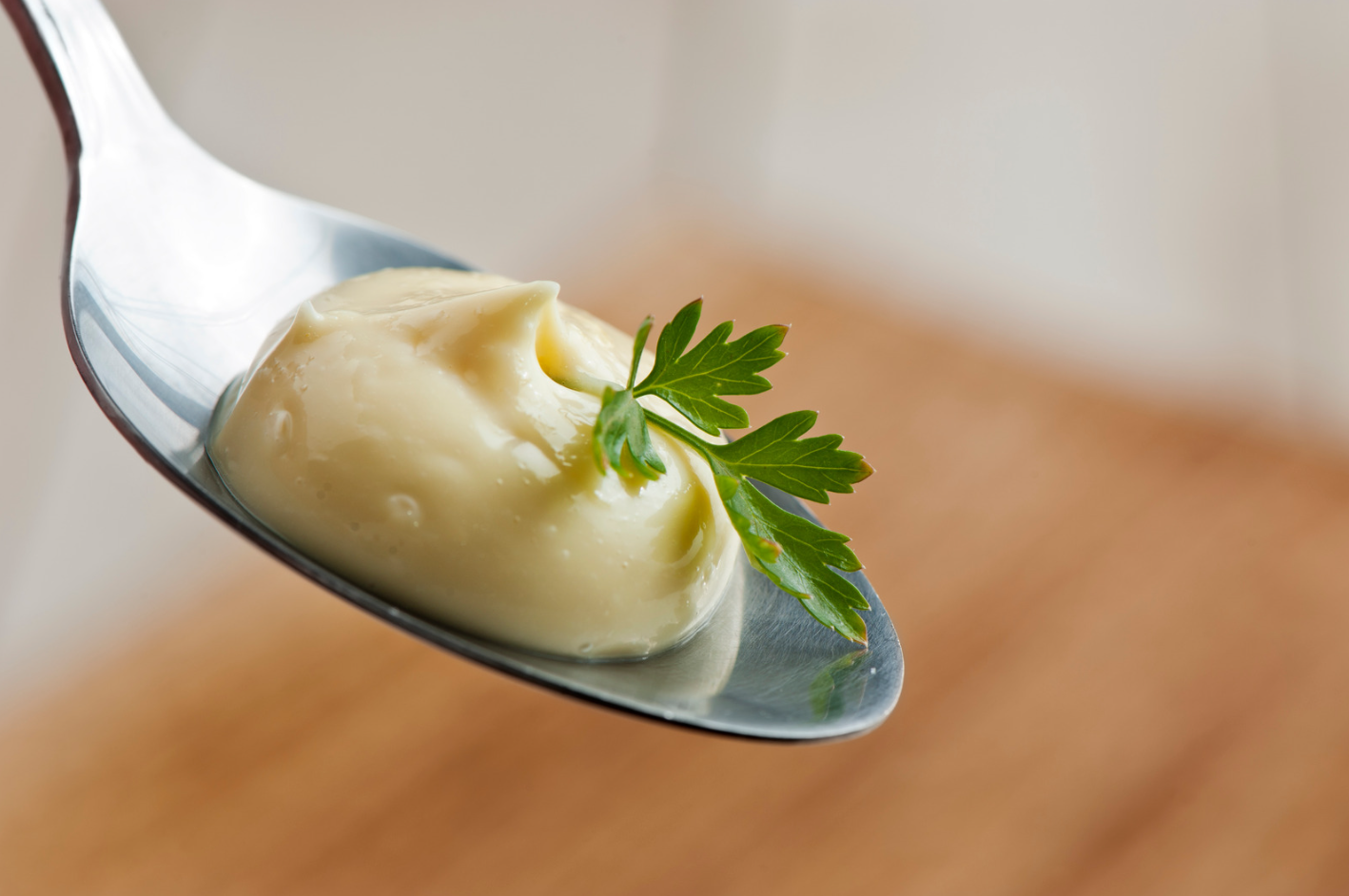 Winiary czy Kielecki? Sprawdzamy, który majonez trafia częściej do koszyków Polaków